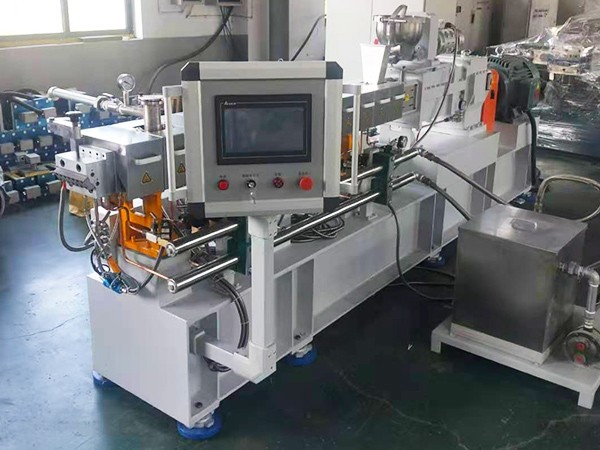 科隆威爾專業(yè)雙螺桿擠出機生產(chǎn)廠家,告訴大家機器出廠前的檢測與調(diào)試方法